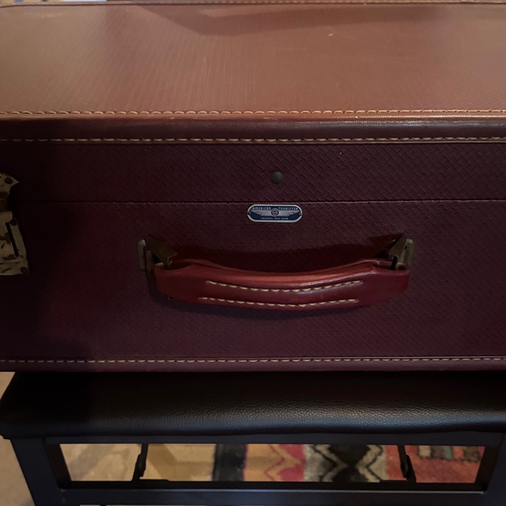 VINTAGE American Tourister Luggage - Picture 2 of 4